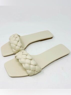 Billini Braided Slip On Flat Feyre Sandal in bone neutral size 10
